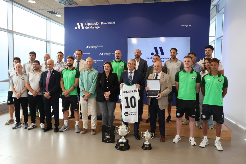 La Diputación recibe a la plantilla del Juventud Torremolinos CF tras su ascenso